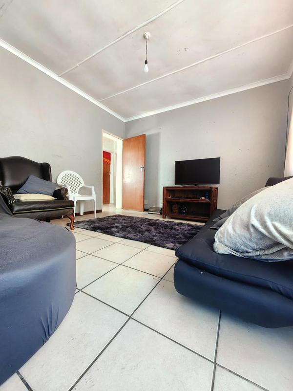 To Let 2 Bedroom Property for Rent in Grassy Park Western Cape